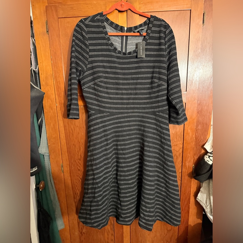 LANE BRYANT DRESS BLACK WHITE STRIPED 3/4 SLEEVE FIT & FLARE SCOOP NECK 14/16
